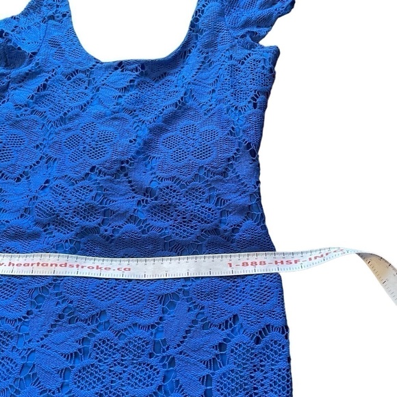 Snap Floral Crochet
Lace Mini Dress Size Large, Zip Back - Picture 14 of 15